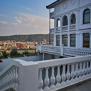 The Hilltop Skyline Отель